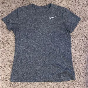 Women’s nike t-shirt